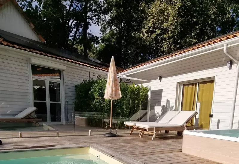 Extérieur - piscine